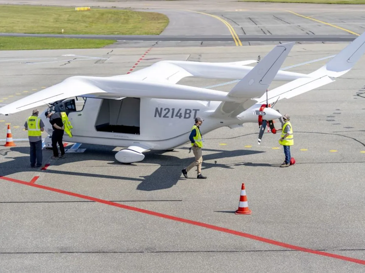 Avionul electric Alia CX 300, în versiunea cargo, vizitează Copenhaga - Foto: Profimedia Images
