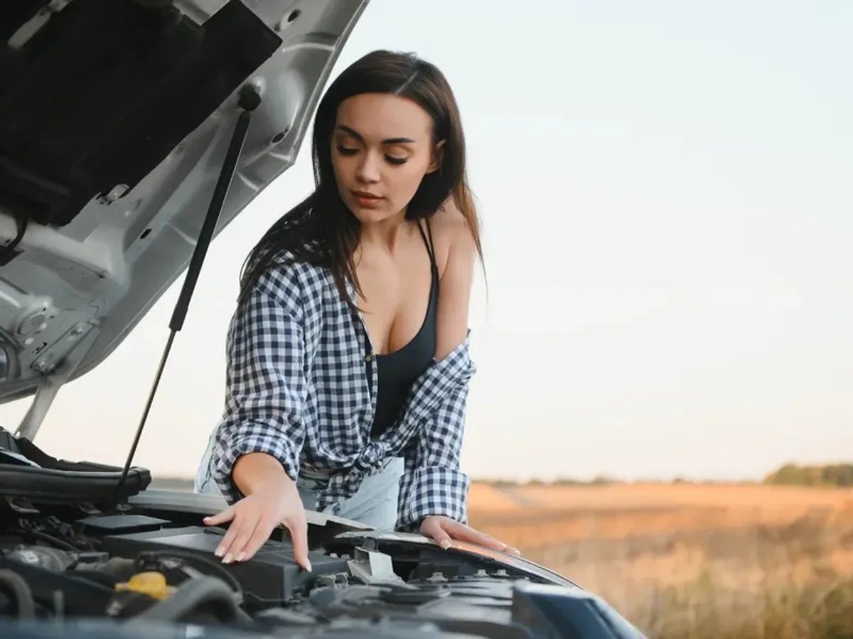 Sistemele mașinii consumă curent și când aceasta e oprită - Foto: Freepik (Imagine cu rol ilustrativ)