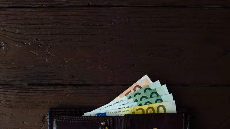 Curs BNR, 5 iunie. Moneda euro se apreciază foarte puţin, sub noul prag psihologic, de 5.10 lei - Foto: Freepik/freepic.diller