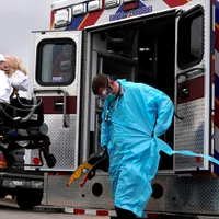 În Los Angeles, ambulanțierii decid la fața locului cine ajunge la spital/FOTO: Reuters