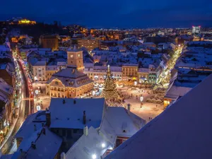 Primăria Brașov a început pregătirile pentru sărbătorile de iarnă / FOTO: brasovcity.ro