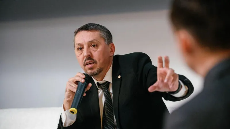 Ministrul Educației cere profesorilor să nu blocheze noul an școlar: „Sunt măsuri de criză” - Foto: Facebook