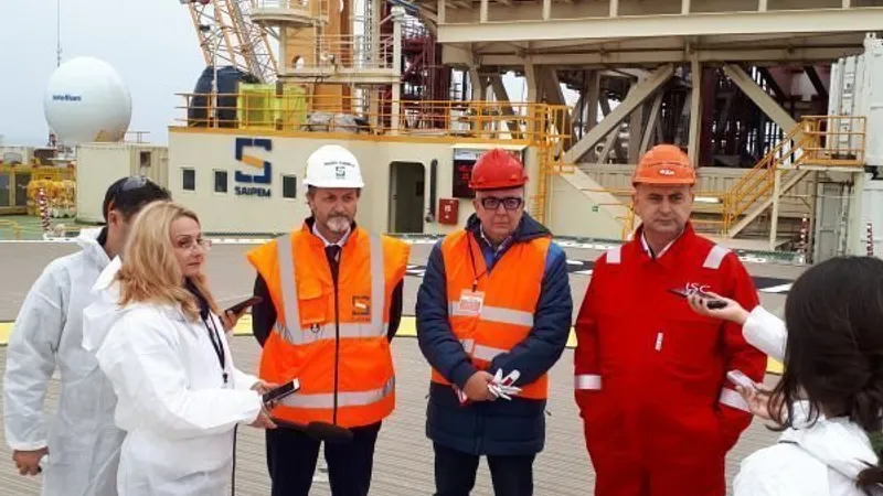 Directorul Romgaz, Adrian Volintiru, președintele GSP Gabriel Comănescu și reprezentantul Saipem