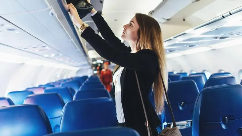 Două femei riscă până la 5 ani de închisoare după ce au zburat cu avionul. Un copil e de vină - Foto: Profimedia Images (imagine cu rol ilustrativ)
