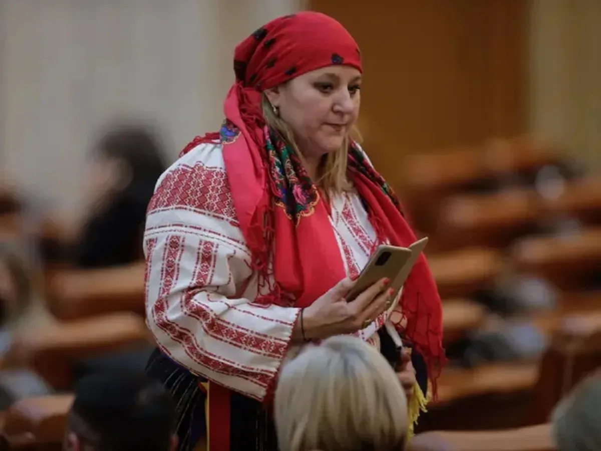 Şoşoacă și alte persoane l-au comemorat pe Zelea Codreanu de Ziua României. Poliția face anchetă - Foto: INQUAM PHOTOS / George Călin - Imagine cu rol ilustrativ