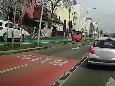 Motivul pentru care un șofer s-a pus să urmărească copii aflaţi pe bicicletă - Foto: Arhiva