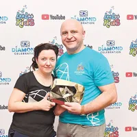 ristina și Alexandru Badan la ceremonia de decernare a distincției Diamond Button