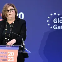 Adina Vălean, comisar pe Transporturi: Maşinile electrice, prea scumpe - Foto: Profimedia Images