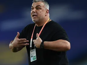 Au bătut palma: Cosmin Olăroiu semnează și preia echipa națională! Salariul e uriaș