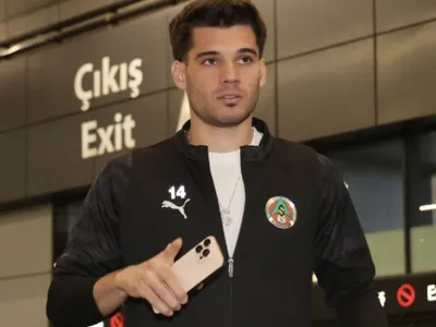 Au bătut palma! Ianis Hagi pleacă la vizita medicală