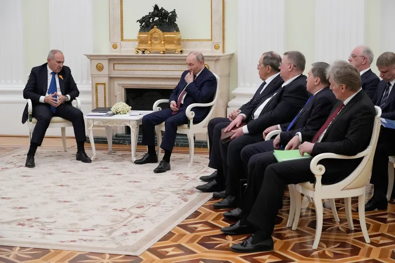 Vladimir Putin și Nikol Pașinian