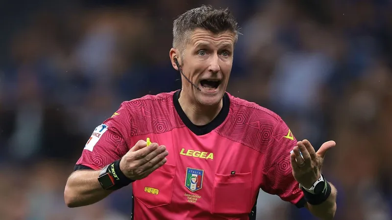 Meciul de fotbal Elveţia - România, programat luni, 19 iunie, la Lucerna, în Grupa I a preliminariilor EURO 2024, va fi arbitrat de o brigadă italiană avându-l la centru pe Daniele Orsato - Foto: Profimedia Images