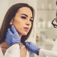 Medic estetician fals din Capitală care opera în sedii neautorizate. A câștigat mii de euro  - Foto: Profimedia / imagine rol ilustrativ