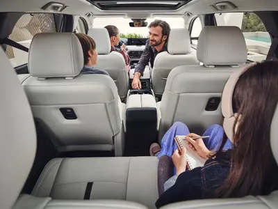 Cauți o mașină spațioasă, cu 7 locuri, și diesel, ca să consume puțin? Nu mai există prea multe - Foto: Mazda