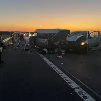Accident grav pe A1. Cel puțin 11 persoane au fost transportate de urgență la spital/FOTO: Aradon.ro