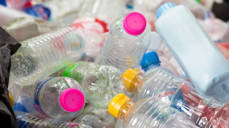 Guvernul va interzice mai multe produse de unică folosință din plastic. Foto OLX