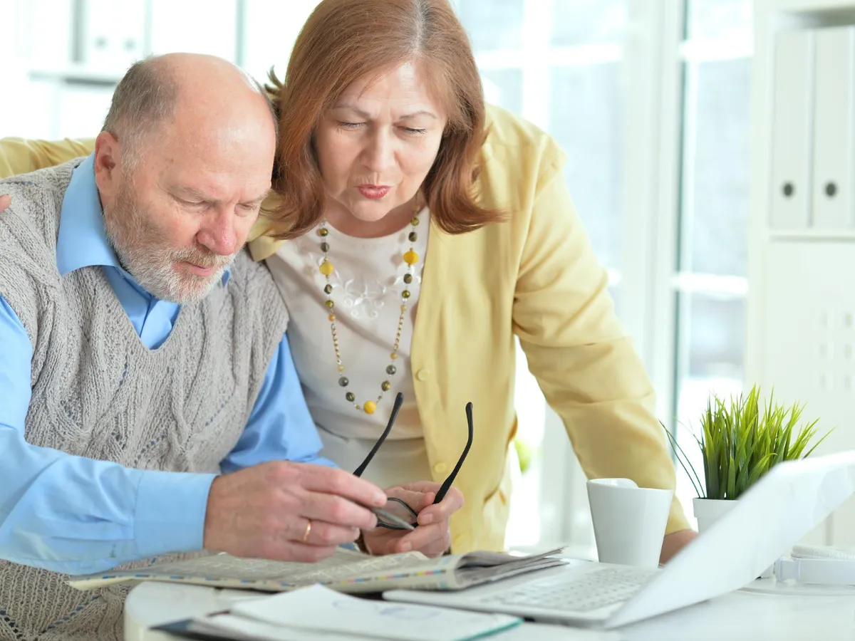 Pensionari supărați la pensie - Foto: Freepik