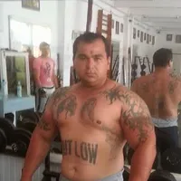 Interlopul exhibiționist Bulă, condamnat pentru că a aruncat cu mese și scaune în clienții unui bar Foto: mesagerulneamt.ro