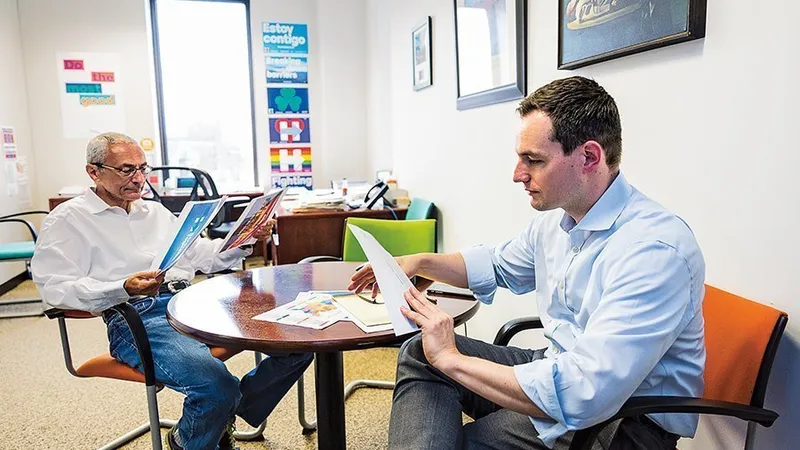 Podesta și directorul de campanie Robby Mook la cartierul general din Brooklyn, la 28 iunie 2016 - Foto: BROOKS KRAFT/GETTY