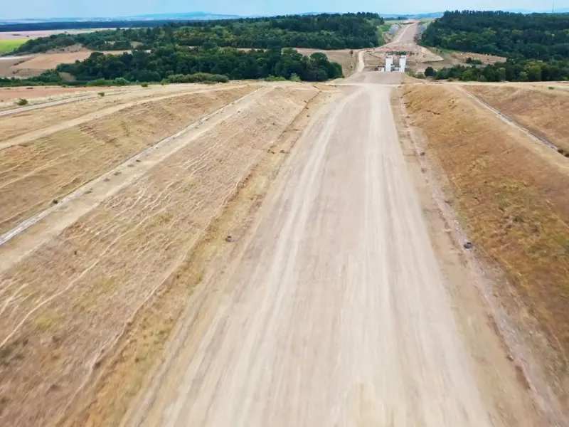 RUȘINOS Ungaria a adus autostrada la granița cu România. Noi începem lucrările cu 20 ani întârziere - Foto: FB / Pro Infrastructura