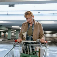 Fiecare leu contează. Ce să faci când totul se scumpește: sfaturi simple ca să nu rămâi fără bani - FOTO: Pexels (imagine cu rol ilustrativ)