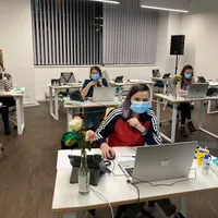 60.000 de apeluri, preluate de 304 voluntari în patru luni. Foto Geeks for Democracy