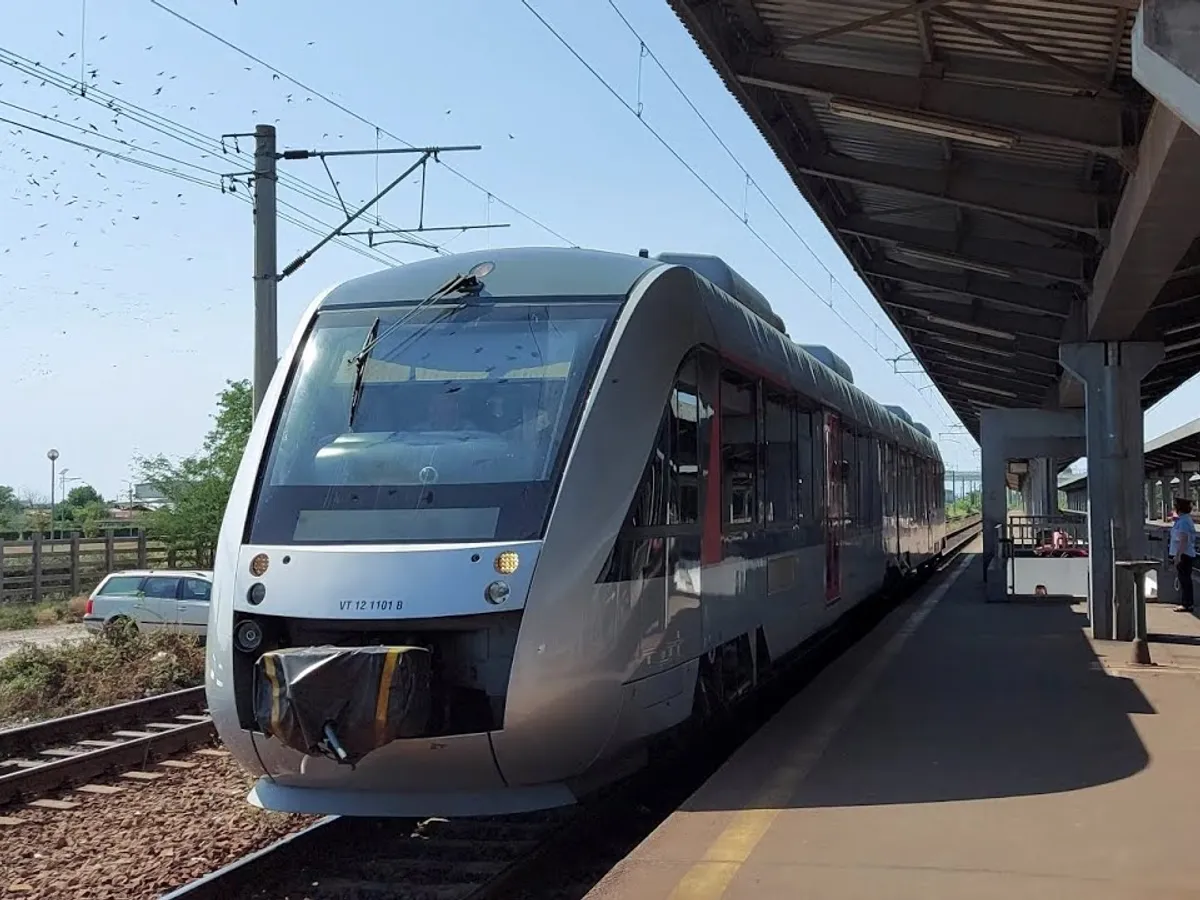 Proiectul trenului metropolitan din Cluj, de 1,4 miliarde de lei, a fost semnat şi intră în execuţie