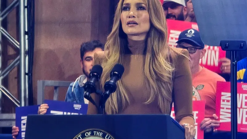 Jennifer Lopez, la mitingul Kamalei Harris din Las Vegas: „Cred în puterea femeilor și a latinilor” - Foto: Profimedia images