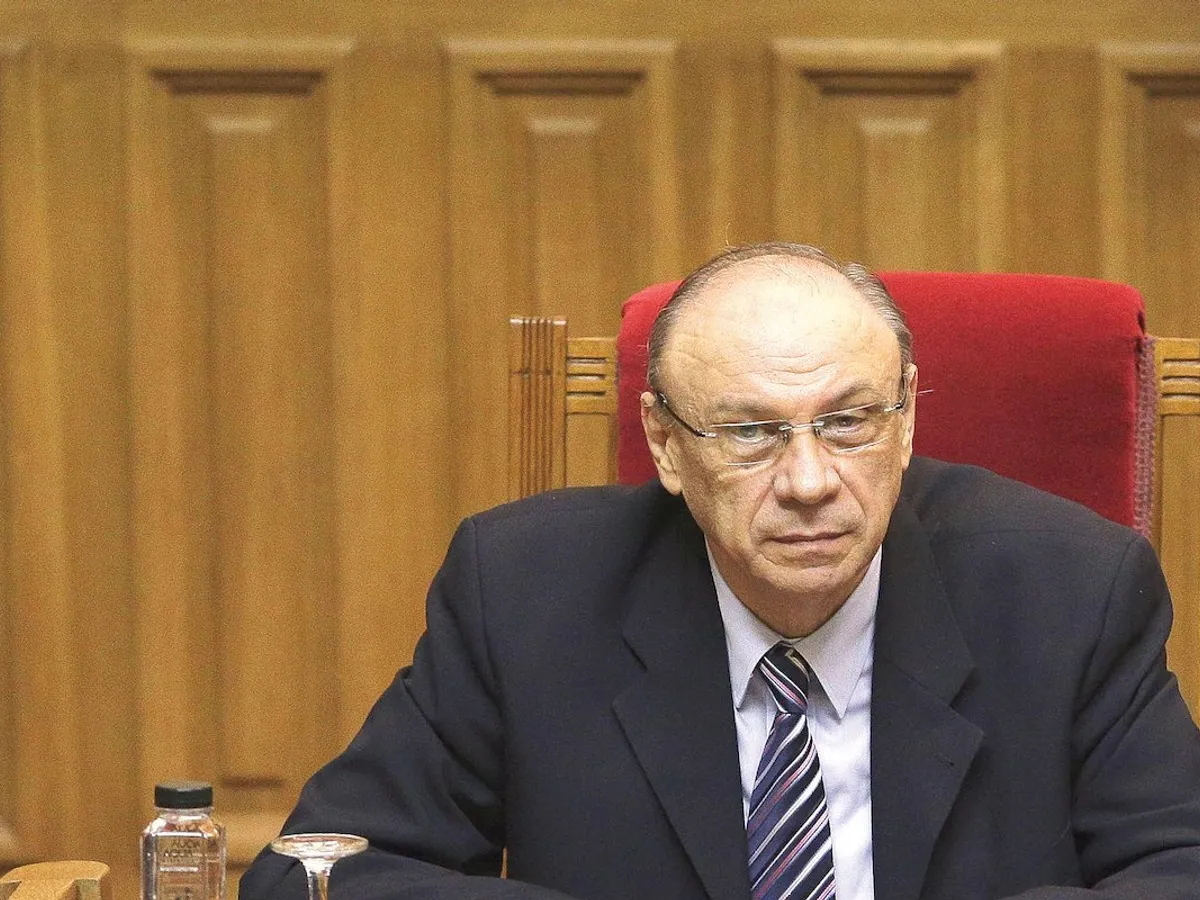 Un alt impostor academic care face parte din CCR este judecătorul constituțional Marian Enache