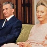 Cărțile „celei mai iubite” plagiatoare din România, Elena Ceaușescu, de vânzare pe Amazon cu 350 lei/ Arhiva