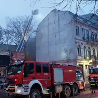 Un incendiu puternic a cuprins un hotel din Centru Vechi. Pompierii intervin de urgență Foto: Antena3
