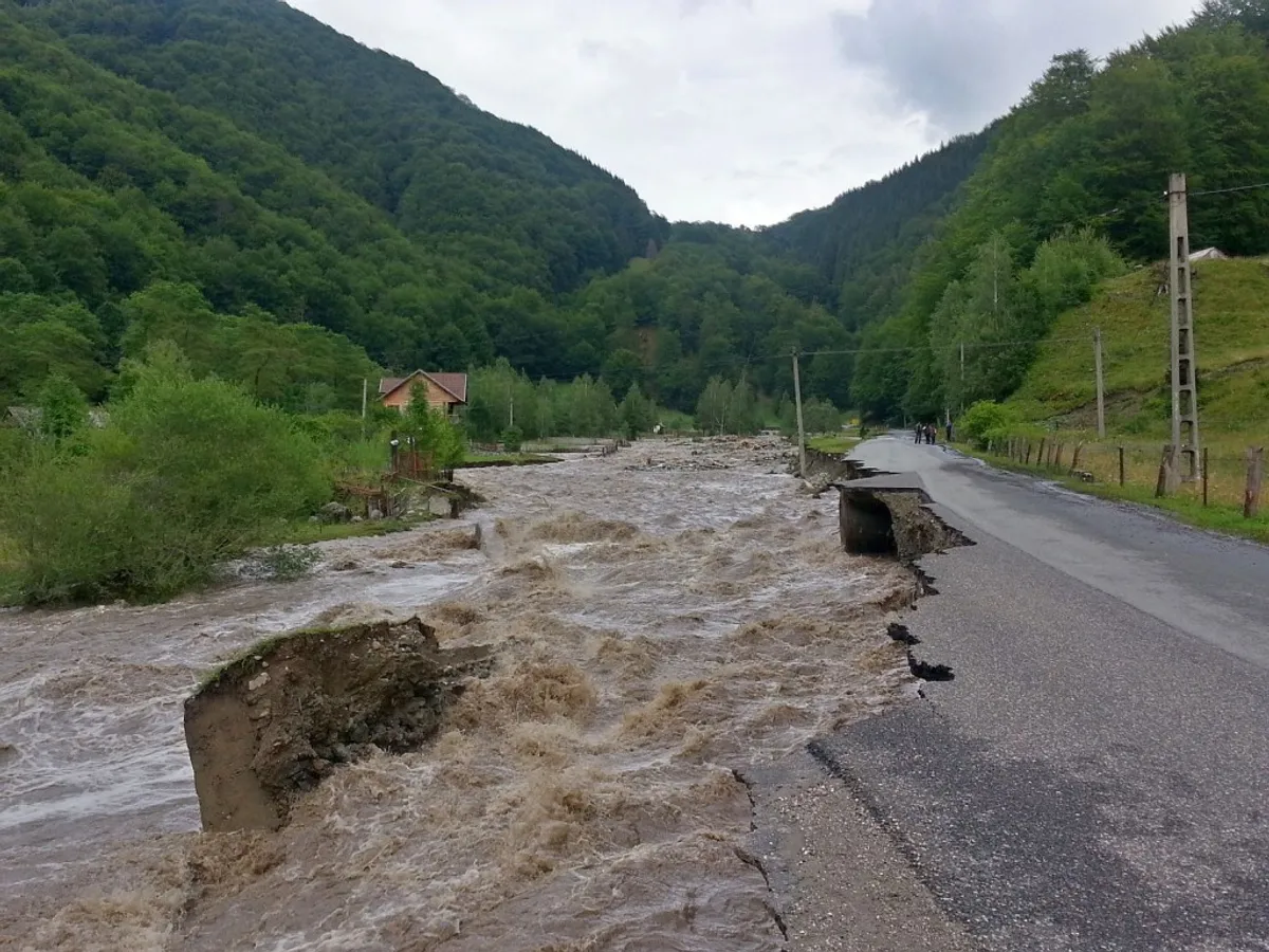 Guvernul va aloca peste 155 mil. lei pentru refacerea infrastructurii afectate de fenomenele meteo. / Foto: observatorulph.ro