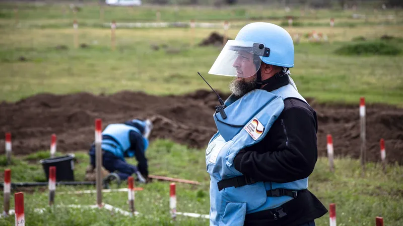 Misiuni de deminare în Ucraina - Foto: Profimedia Images