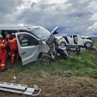 Accident rutier mortal în Brașov, după ce un microbuz și o mașină s-au ciocnit frontal - Foto: Isu Brasov