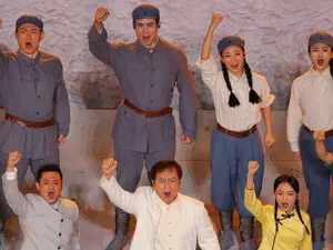 Jackie Chan la centenarul Partidului Comunist Chinez. / Foto: insider.com