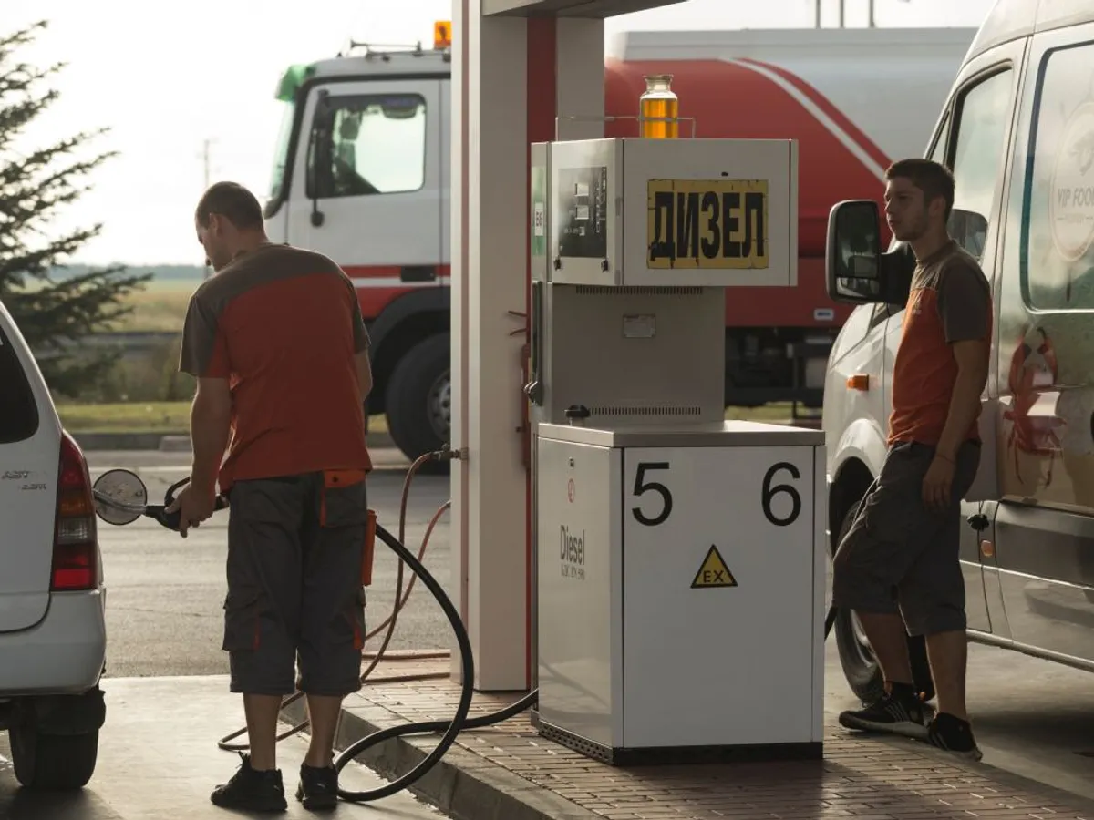 Bulgaria are rezerve de carburanți pentru trei luni. Ce se întâmplă cu prețurile la benzină și motorină
