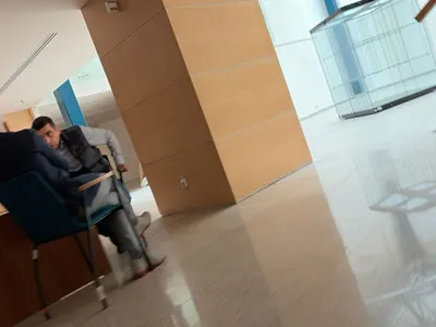 În timp ce PSD amenință că rupe Coaliția, opoziția formată din George Simion și Călin Georgescu se întâlnește la Biblioteca Națională