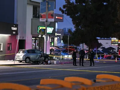 O mașină a lovit mulţimea, în fața unui club de noapte din Los Angeles. Cel puţin 30 de răniţi - Foto: Profimedia Images