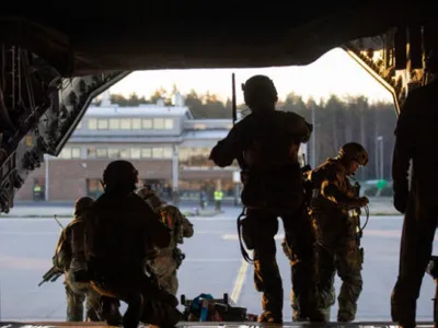 O țară NATO a introdus începând de azi serviciul militar obligatoriu de 11 luni