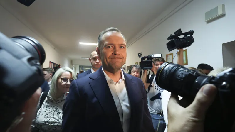 Naționalistul Karol Nawroki, susținut de George Simion - Foto: Profimedia Images (imagine cu rol ilustrativ)