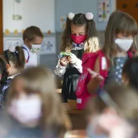 1% din elevi sunt infectați cu coronavirus. Aproape 3% din personalul didactic și auxiliari au COVID / Inquam