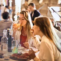 O familie a fost despăgubită cu 75.000 de lire după ce a fost acuzată că nu a plătit masa în oraș  - Foto: Arhiva (imagine cu rol ilustrativ)