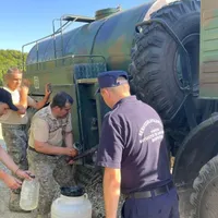 Cartier din Bistrița, fără rețea de apă și canalizare, primește apă potabilă cu cisterna/Ioan Turc Facebook