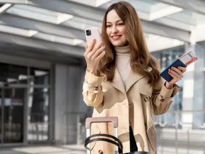 Pleci în vacanță? Uite ce se poate întâmpla cu telefonul pus în compartimentul de securitate - Foto: freepik
