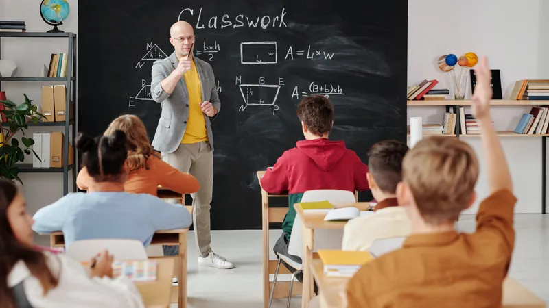 Proba de matematică la Evaluarea Națională. Foto: Pexels.com