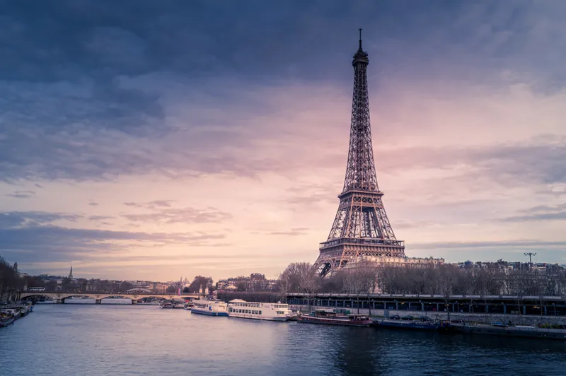 Paris, Franța - Foto. Freepik