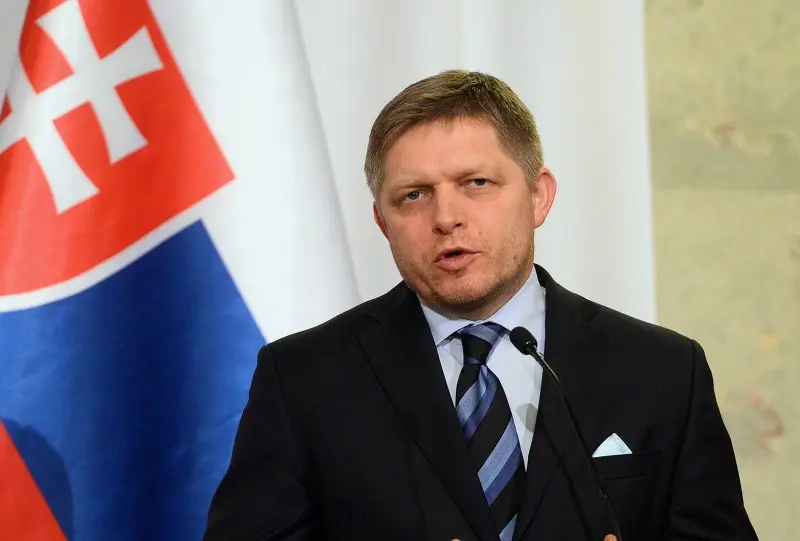 Robert Fico, reținut înaintea demonstrației contra restricțiilor impuse de guvernul de la Bratislava. FOTO: Facebook