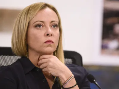 Meloni îndeamnă NATO să-și reconsidere cheltuielile pentru apărare: „Am văzut tancuri care costă milioane de euro distruse de drone”