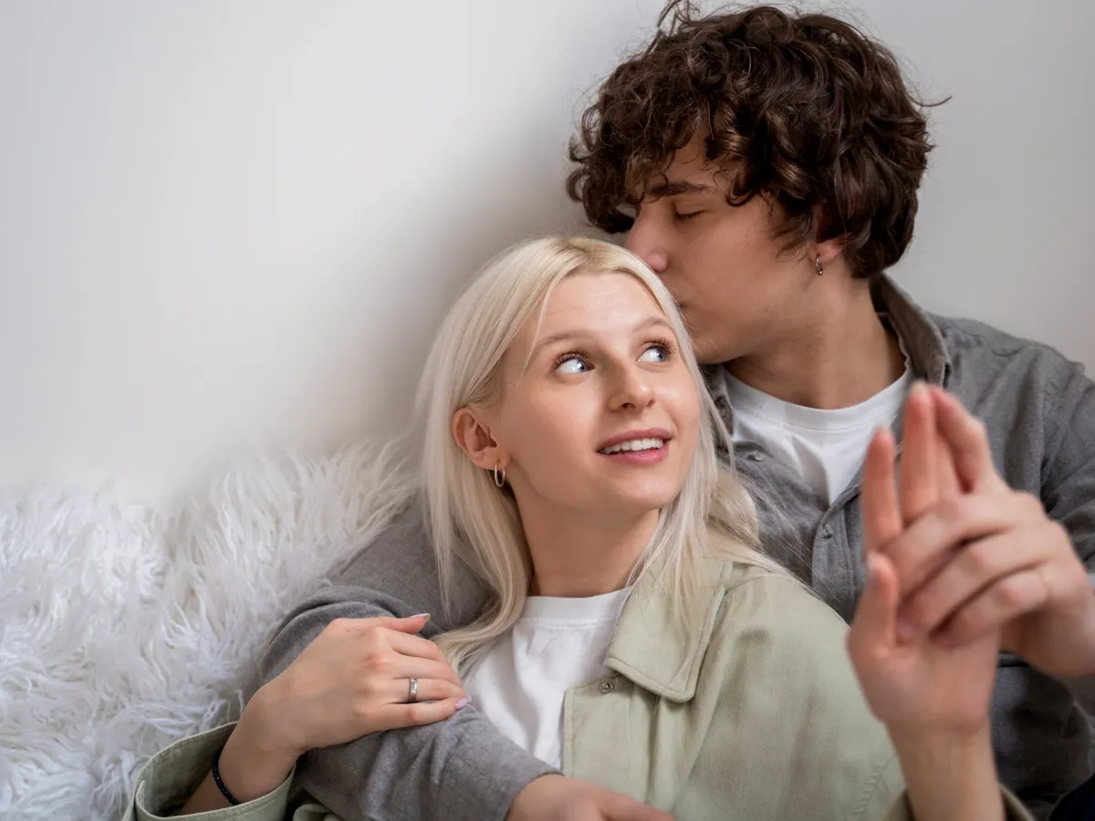 Cuplu Foto: Freepik (imagine cu rol ilsutrativ)