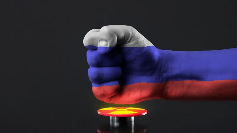 Putin își trimite "trenul nuclear" spre Ucraina. Rusia, pregătită să folosească arma nucleară - FOTO: Profimedia